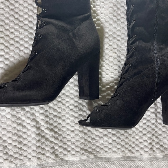 Guess Women's Casidi Lace Knee High Open Toe Boots Black 11 M US - Picture 10 of 13